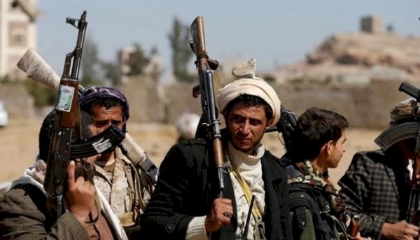 متجاهلًا الجهود الدولية للسلام.. الحوثي يواصل عدوانه ويستعد للحرب