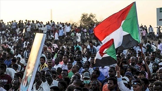 محلل: الإخوان تعد خطة للعودة للمشهد في السودان مستغلة الأزمات الحالية