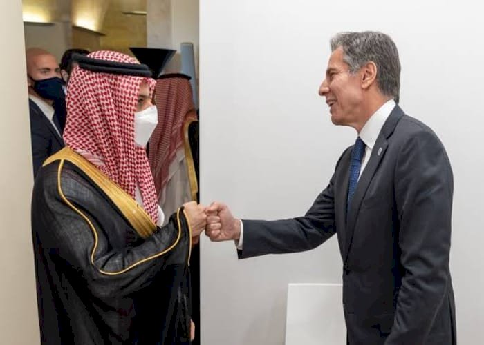 وزير الخارجية الأميركي من الرياض: حرب التحالف الدولي ضد داعش لم تنتهِ بعد