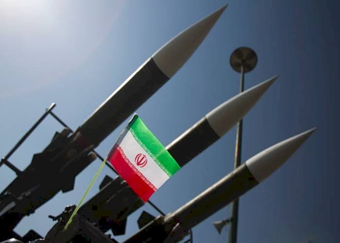 خوفاً من هجوم إيراني محتمل.. إسرائيل تخطط لضرب منشآت طهران النووية وأهداف لحزب الله