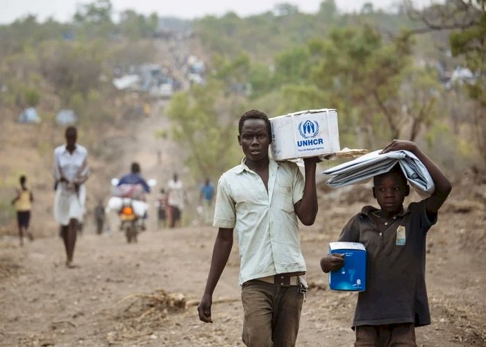 أزمة إنسانية جديدة.. أطفال السودان يفرون من جحيم الحرب لدول الجوار بمفردهم