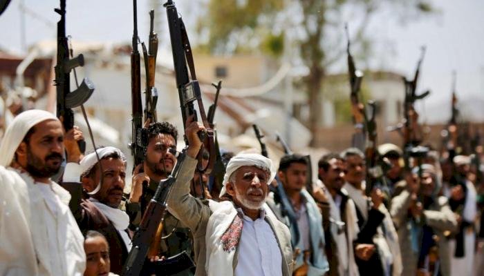 محلل يمني: الصفحات التابعة لميليشيا الحوثي متورطة في أنشطة إرهابية