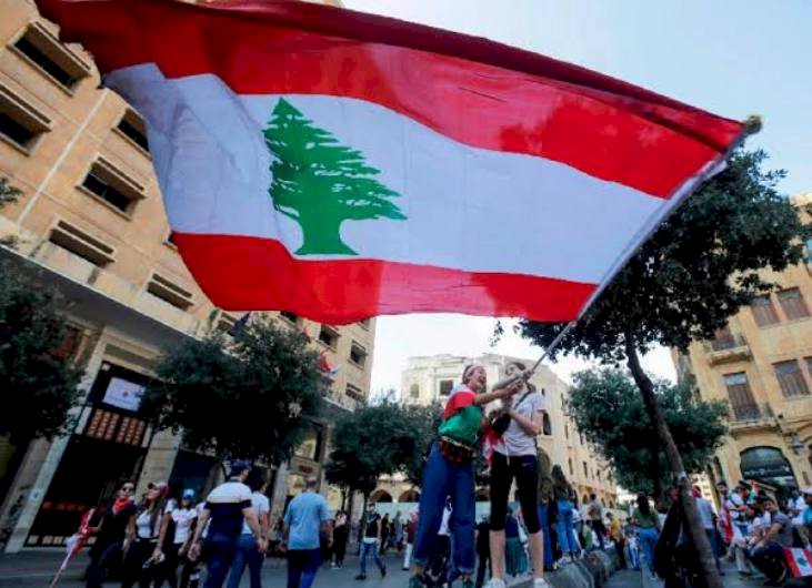محلل لبناني: معاناة الشعب تزداد بسبب الأزمة الاقتصادية