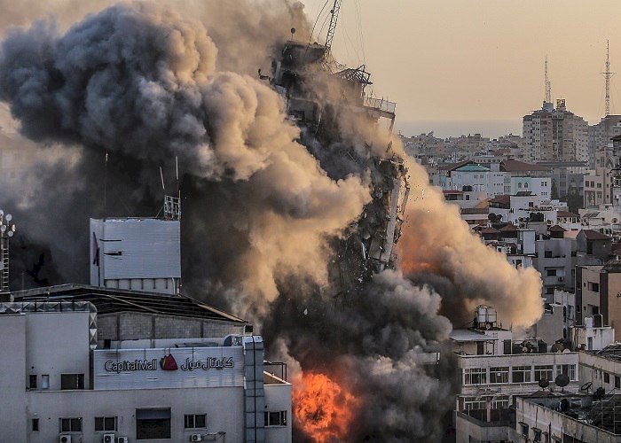 ما بين التهدئة والإشعال.. ما وراء تصعيدات حركة حماس للعنف في غزة ولبنان؟