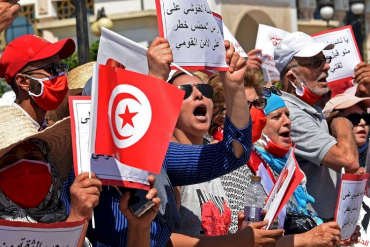 محلل تونسي: التمويل الضخم لحركة النهضة أثار الكثير من التساؤلات الفترة الماضية