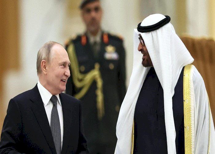 علاقات تاريخية وأدوار ريادية.. بوتين يختتم زيارته النادرة لدول الخليج