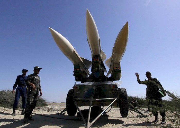 أسرار صناعة الأسلحة الإيرانية.. منحفضة التكلفة عالية التقنية تدعم وكلاء الشرق الأوسط وتهدد الاستقرار
