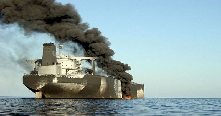 ظلال طهران على البحر الأحمر.. ما الصلة بين السفن الإيرانية وهجمات الحوثي