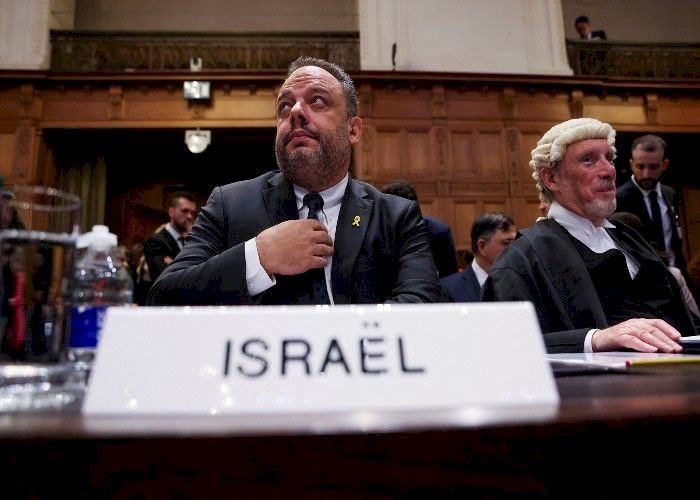 فايننشال تايمز: إسرائيل تقع في ورطة بعد قرارات العدل الدولية الجديدة