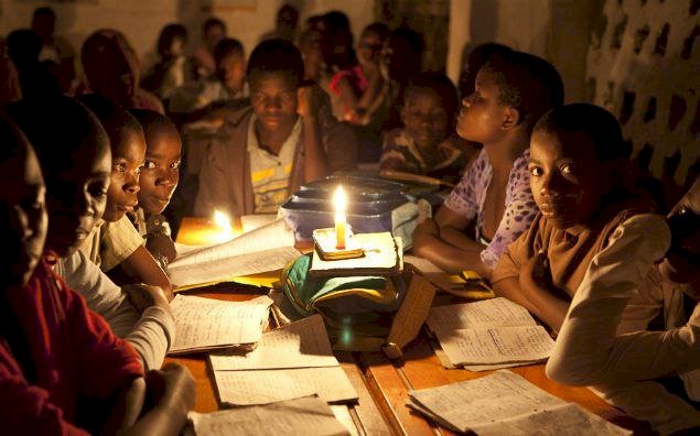 إضاءة مستقبل إفريقيا: شراكة بين البنك الدولي والإفريقي لتوصيل الكهرباء لـ 300 مليون شخص