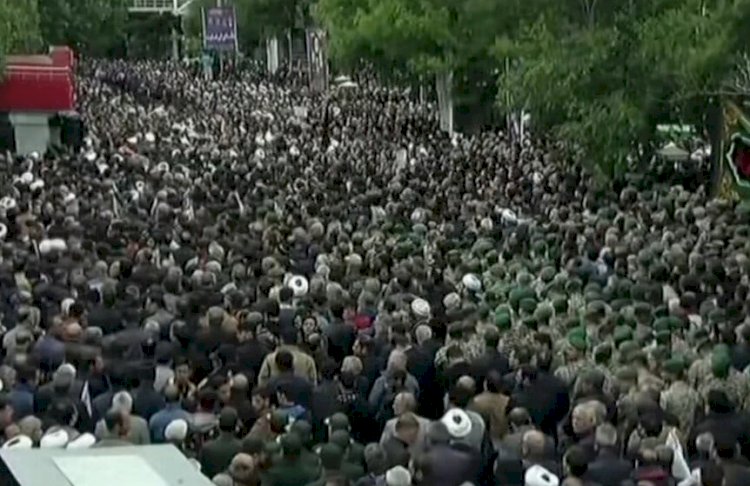 الآلاف يشيعون الرئيس الإيراني ومخاوف من فقدان أبرز قادة طهران