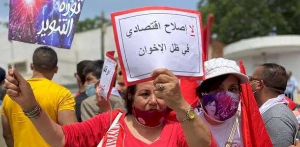 محللة تكشف عن مخطط الجماعة الإرهابية لإثارة الرأي العام في تونس لإفشال الانتخابات المقبلة