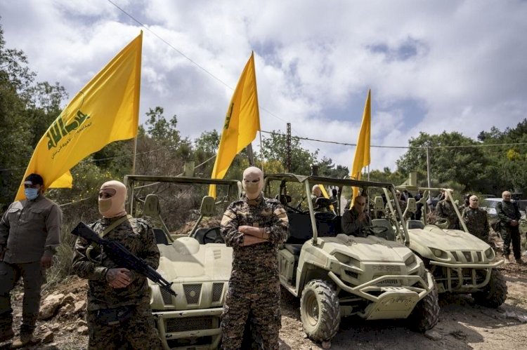 مواجهات عنيفة بين حزب الله وإسرائيل وسط استعدادات لحرب شاملة بجنوب لبنان