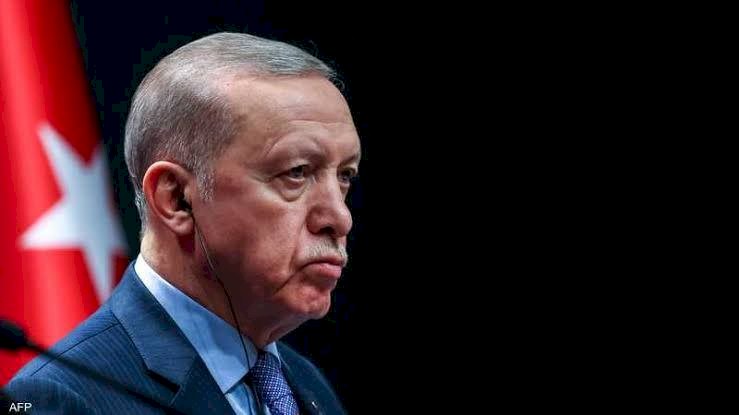 معركة الدستور في تركيا.. أردوغان يلمّح للترشح والمعارضة تتأهب