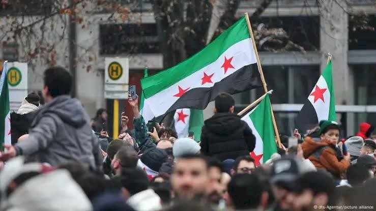 صفقة في الظل.. محادثات بين إسرائيل وسوريا تفتح أبواب التطبيع بضغط أمريكي