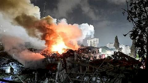 خبراء: ضربات طهران رسالة ردع واضحة وتنذر بصراع إقليمي واسع