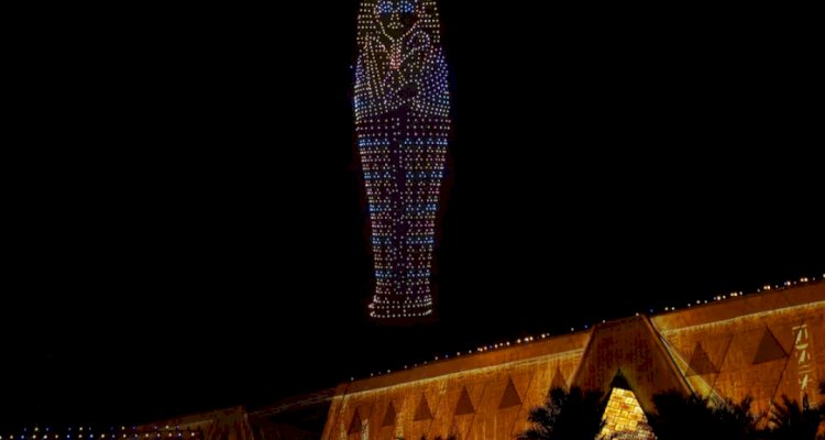مصر تفتح أبواب التاريخ.. افتتاح المتحف المصري الكبير في احتفال عالمي مبهر قرب الأهرامات