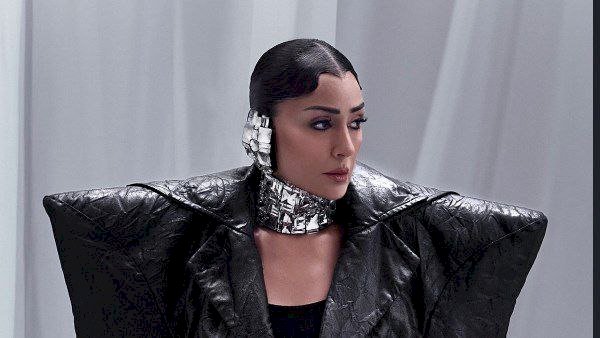 غادة عبد الرازق تعود للترند بإطلالة فنية لافتة في أحدث جلسة تصوير