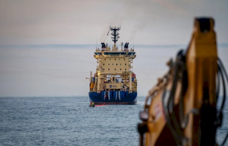 هجمات الحوثيين تعطل مسارات الإنترنت الدولية وتؤخر أكبر مشروع كابل بحري في العالم