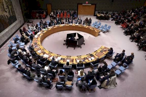 محلل فلسطيني: قرار مجلس الأمن يفتح بابًا سياسيًا جديدًا لكنه يحمل تحديات كبيرة على الأرض