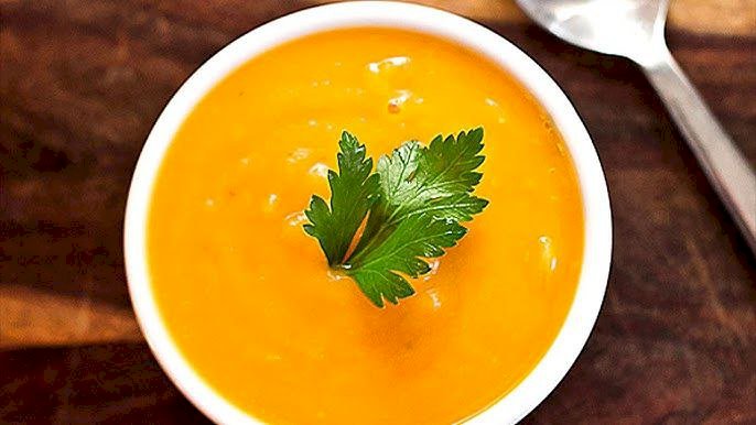 شوربة العدس الصحية.. طبق دافئ وغني بالفوائد