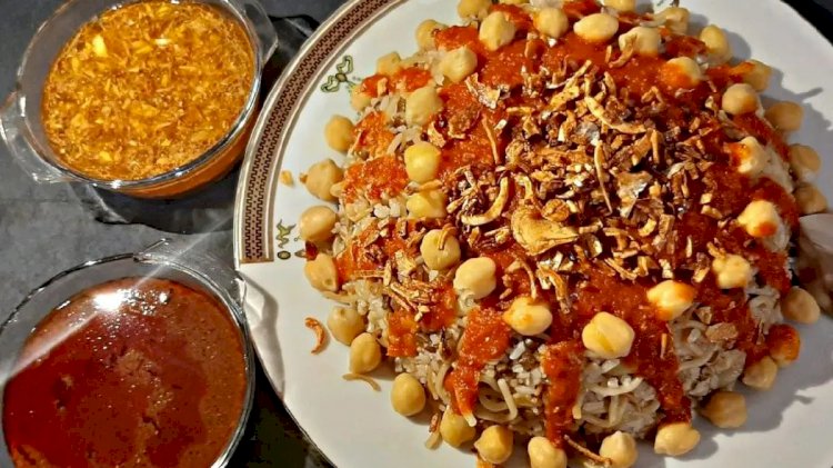 الكشري المصري بين التراث والتنوّع الإقليمي: اختلاف النكهات بين القاهرة والإسكندرية