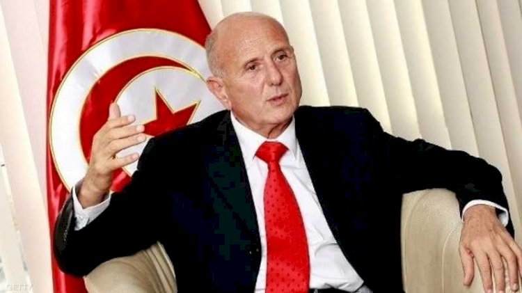 من معارض تاريخي إلى واجهة لجبهة الإخوان.. من هو أحمد نجيب الشابي؟ 