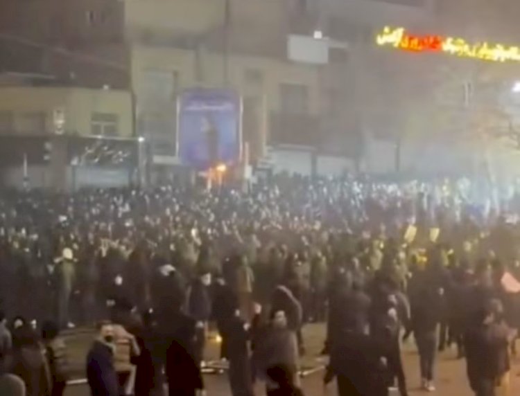 الجيش الإيراني يدخل على خط القمع.. وترامب يبحث الخيارات العسكرية ضد طهران