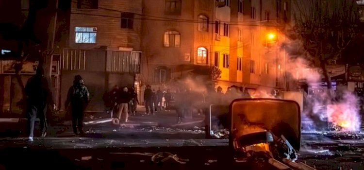 ترامب يلوّح بالخيار العسكري ضد إيران مع تصاعد قمع الاحتجاجات