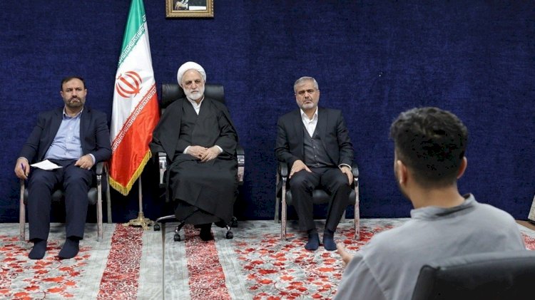 قاضٍ أمام الكاميرا.. من هو غلام محسني إجئي مسؤول صناعة الخوف الإيراني؟