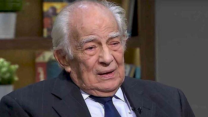 من ماسبيرو إلى قلوب المشاهدين.. رشوان توفيق يحكي حكاية عمر مع التلفزيون المصري