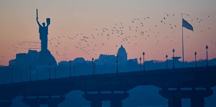 المفاوضات الأمريكية الروسية الأوكرانية تتجه لأبوظبي وسط أعنف هجوم عسكري