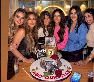 زينة تخطف الأنظار في عيد ميلادها.. احتفال دافئ ورسائل حب من القلب