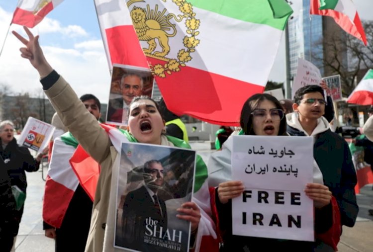 المحادثات النووية الإيرانية الأمريكية تنتهي بعد أربع ساعات بين تفاهمات أولية وحذر متبادل