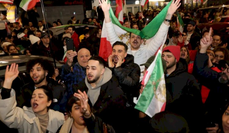 بين سقوط النظام وأمل الدولة.. هل تعود الديمقراطية لإيران مرة أخرى؟