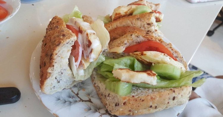 سحور اليوم الـ14 من رمضان.. سندوتش الحلوم بالخضار وجبة مشبعة بطعم ولا أروع