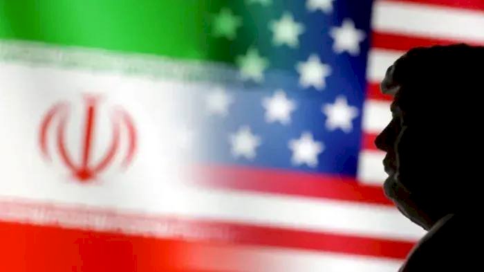 خبير علاقات دولية: تغيير الأنظمة بالقوة يفتح أبواب الفوضى ويهدد استقرار الإقليم