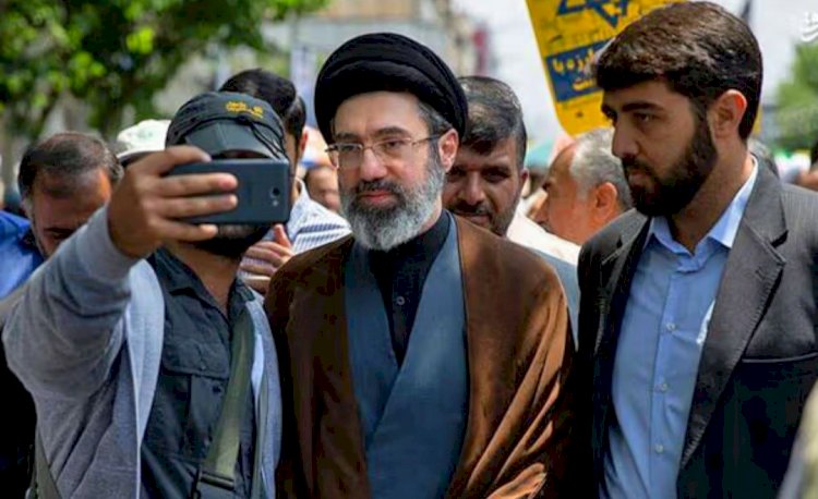 صراع داخل النظام الإيراني مع اقتراب إعلان مجتبى خامنئي مرشدًا أعلى للبلاد