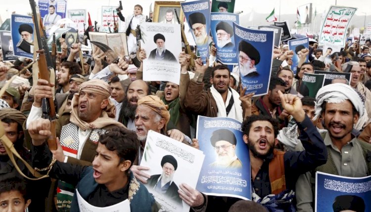 نانشونال إنتريست تكشف سر تراجع الحوثيين عن دعم إيران في ظل الحرب المشتعلة؟