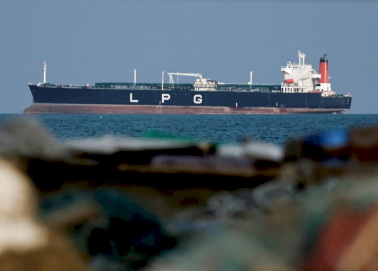 إغلاق مضيق هرمز يقلب موازين الحرب ويضع واشنطن تحت ضغط عالمي