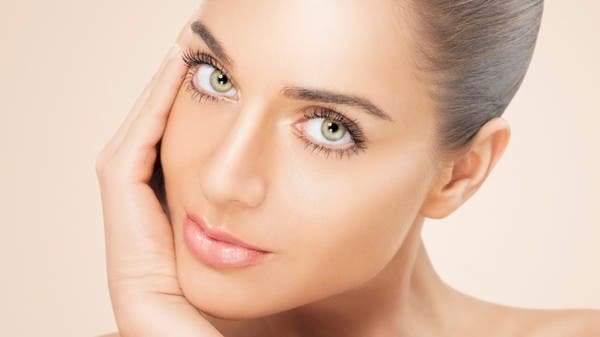 5 خطوات للحصول على مكياج ثابت لأطول فترة في الطقس الحار بدون سيلان