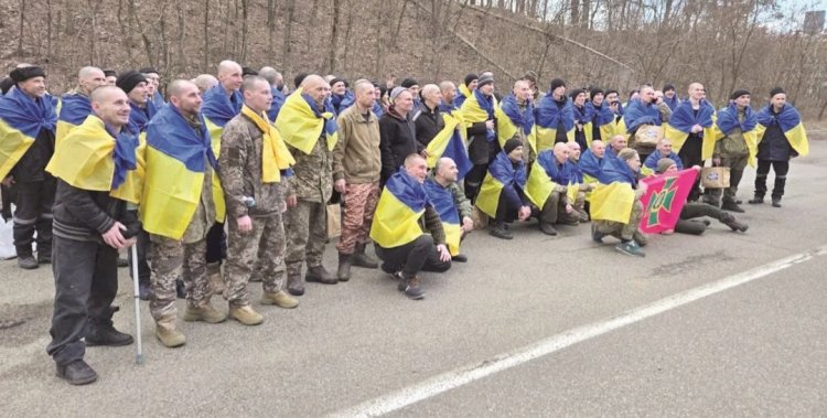 الإمارات تقود وساطة ناجحة.. تبادل 175 أسيرًا بين موسكو وكييف