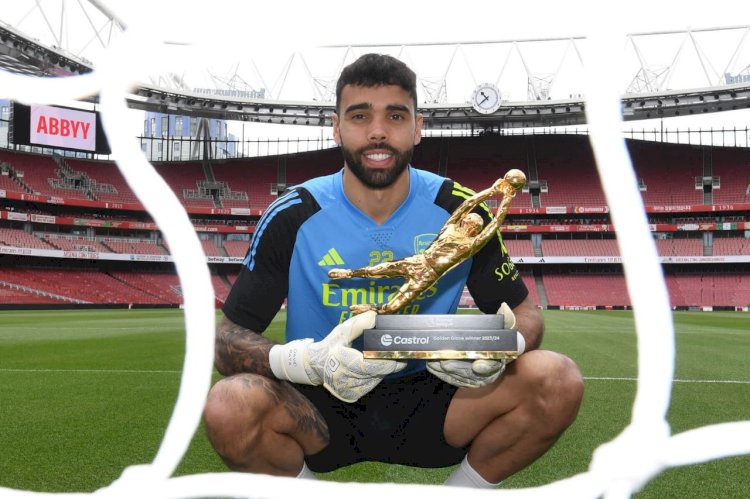 القفاز الذهبي مجددًا.. حارس أرسنال يتفوق للموسم الثالث على التوالي