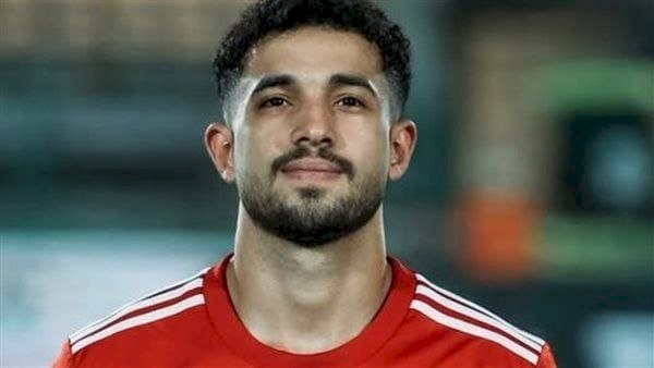 الأهلي يقترب من ضم خالد عوض بشرط حسم موقف طلائع