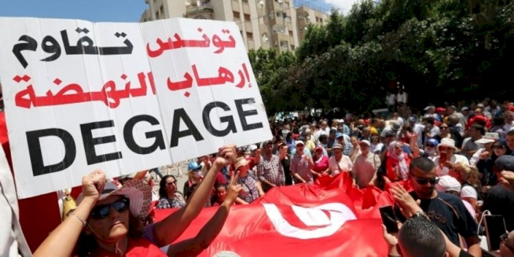 محلل تونسي: تحركات الإخوان تصطدم بمساعي قيس سعيد لحماية استقرار تونس