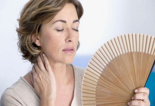 ما هي الأعراض النفسية لسن اليأس؟ وكيف تحمين صحتك العقلية؟