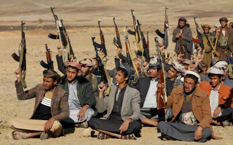 محلل سياسي يمني: جرائم الحوثيين تفاقم معاناة اليمنيين وتزيد الأزمات الإنسانية